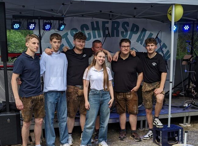 Gruppenfoto mit dem Gletscherspalten Express