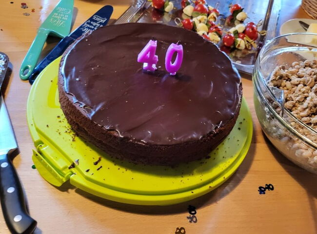 Ein Kuchen mit der Zahl 40 als Deko
