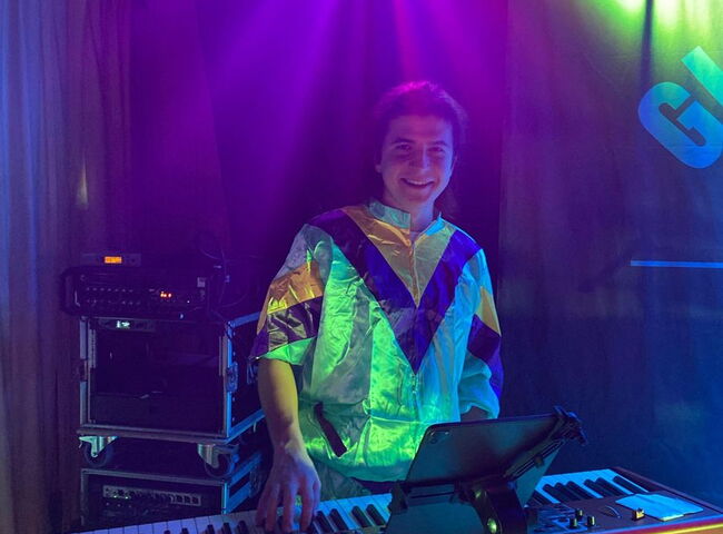 Thomas an den Keyboards